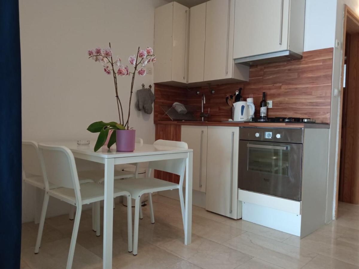 Ratak House Apartment Prizba Ngoại thất bức ảnh