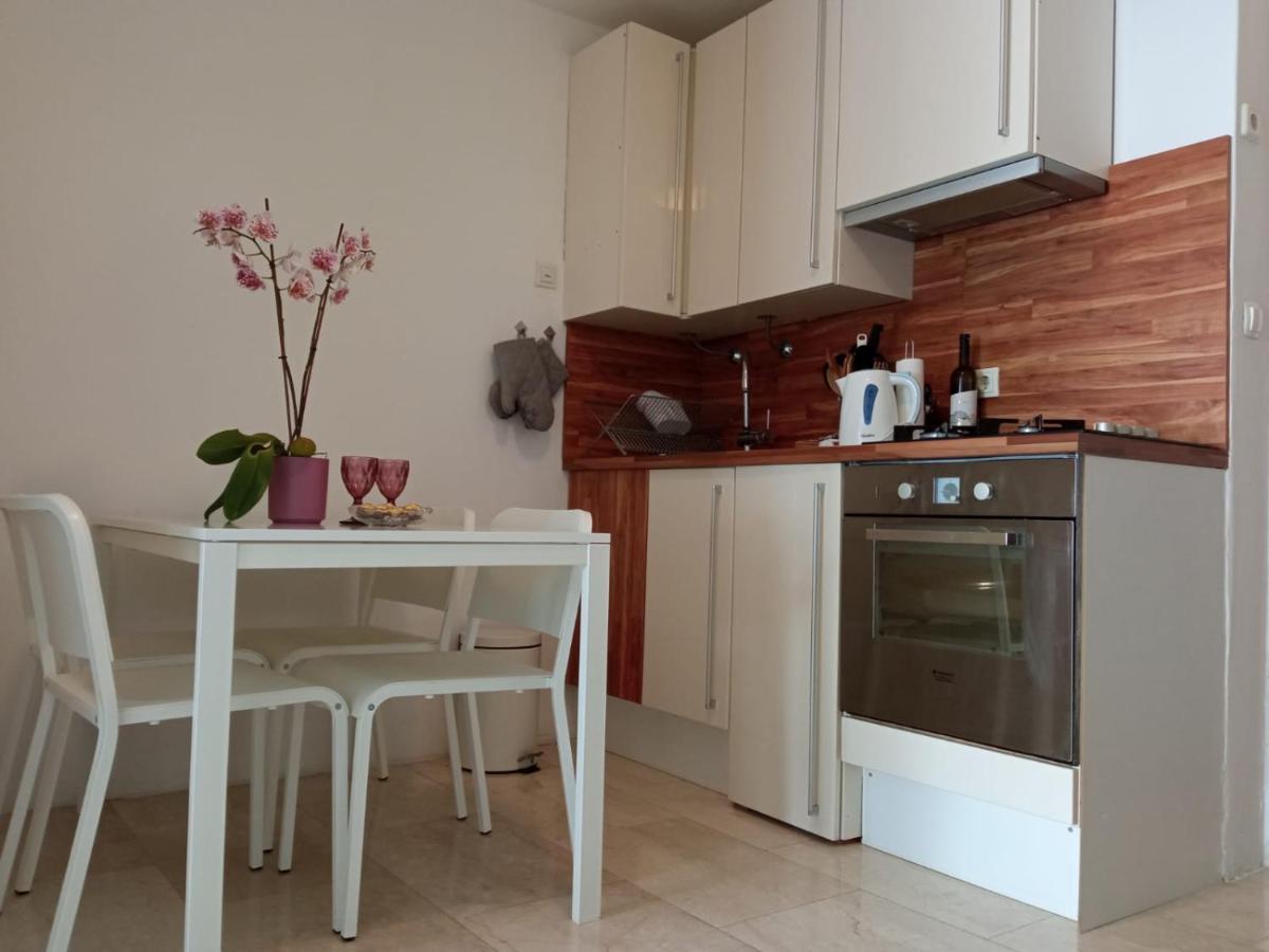 Ratak House Apartment Prizba Ngoại thất bức ảnh